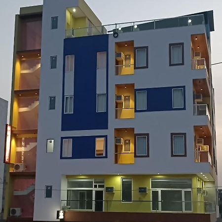 Om Hotel Rohtak Exteriér fotografie