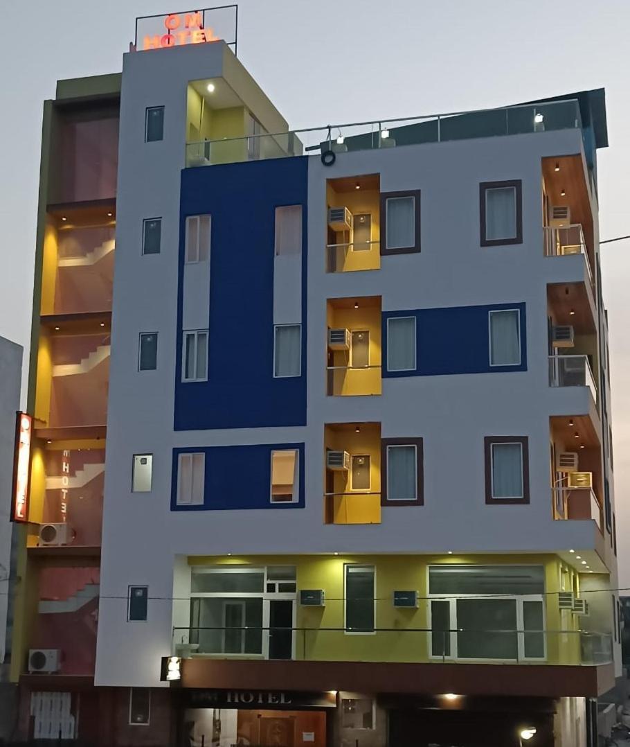 Om Hotel Rohtak Exteriér fotografie